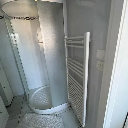7mn From The Center/ Pool/parking Apartment *