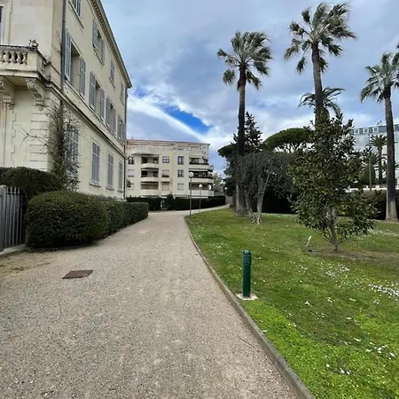 7mn From The Center/ Pool/parking Apartment