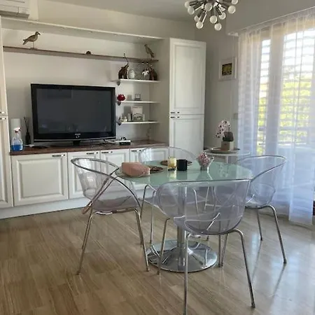 7mn From The Center/ Pool/parking *